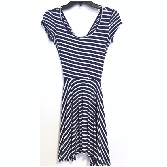 Charlotte Russe Dresses & Skirts - CHARLOTTE RUSSE Blue Striped Dress Size Small